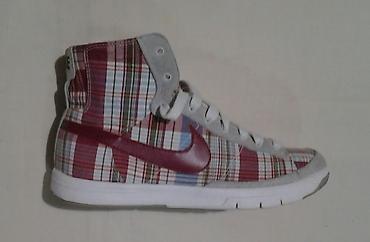 NIKE original uvek aktuelan model, prelepe i lagane patike, donete su