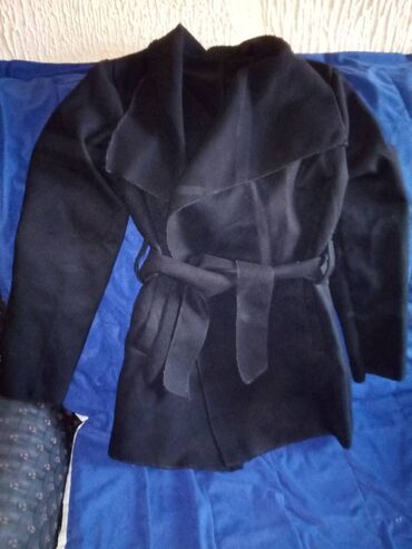 crni kratki kaput: M (EU 38), Jednobojni, Bez postave