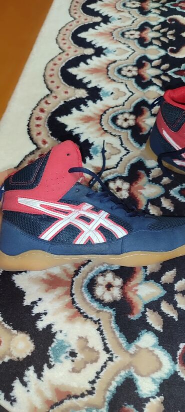 купить женские туфли из натуральной кожи: Кроссовки Asics (высокие) - Тип: спортивные, универсальные