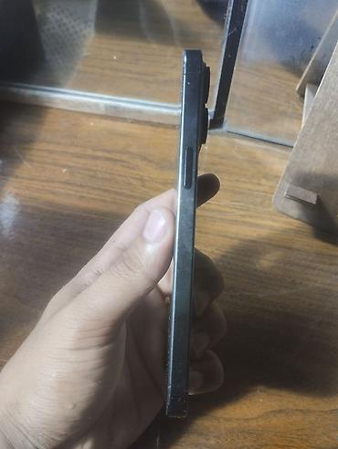 Apple iPhone: IPhone 15 Pro Max, Б/у, 256 ГБ, Графит, Зарядное устройство — 3