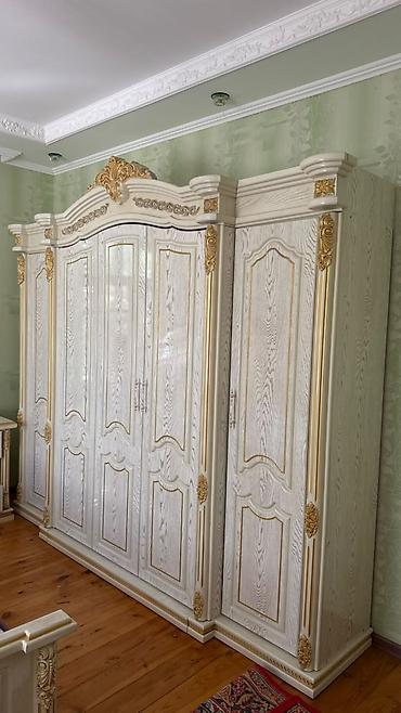 office table: Спальный гарнитур в классическом стиле с резными декоративными — 5