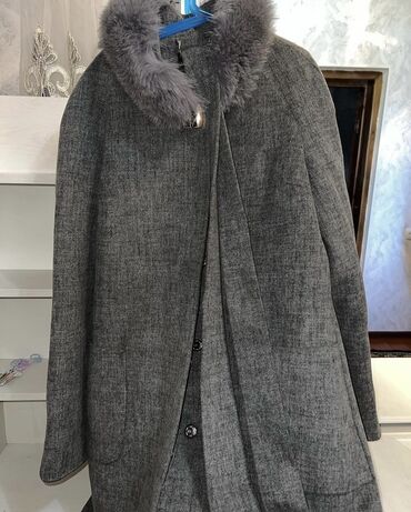 верхний одежда: Женское пальто одевала пару раз состояние отличное Италянское