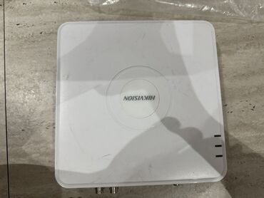 Hikvision brendinin istehsalı olan bu rəqəmsal video yazıcı (DVR)