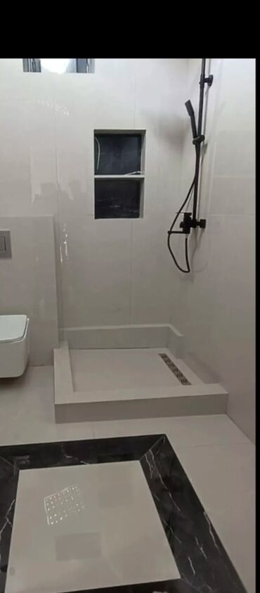 Укладка плитки: Услуги по облицовке ванных комнат и душевых плиткой/керамогранитом под — 13