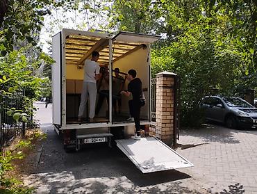 туп: Буйрутма берүү Мерседес жүк ташуучу спринтер, Эмерек ташуу, Жүк ташуучу жумушчусу менен — 4
