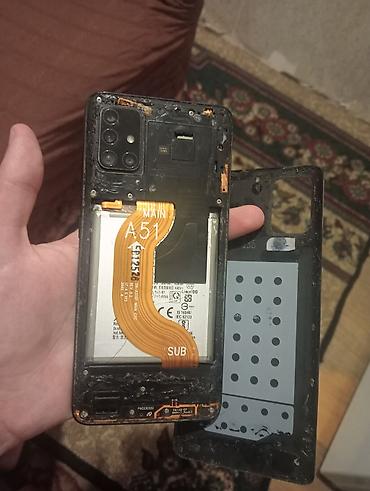 samsung soyuducular: Samsung Galaxy A51, rəng - Qara, Qırıq — 2