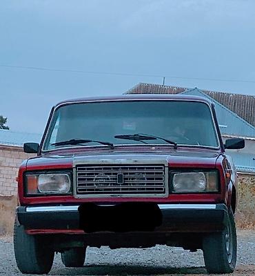 2107 baqaj: VAZ 2107 sedan - Kuzov: bordovı rəng, 4 qapı, klassik xətləri ilə — 1