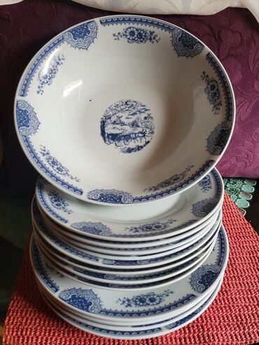 Servis tanjira i cinija,vintaz,porcelanski,za 4 osobe. Servis