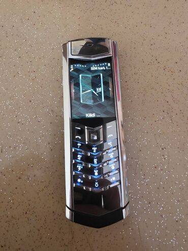 подставка под телефон: Vertu Signature Touch
