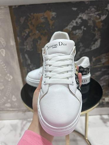 Patike: ⚜🌸🤍 𝐍𝐎𝐕𝐀 𝐊𝐎𝐋𝐄𝐊𝐂𝐈𝐉𝐀 🤍🌸⚜ 𝐁𝐫𝐨𝐣𝐞𝐯𝐢: 36 - 40 𝑪𝒆𝒏𝒂: torbice 3200 din — 12