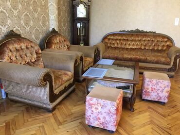 Dolablar: İşlənmiş, Divan, Jurnal masası, 2 kreslo, Pufik, Bazasız, Açılan