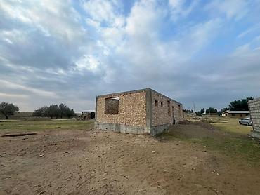 Продажа коттеджей и домов: Жаңы салынып жаткан бүтө элек там сатам. 4 бөлмөлүү, жанында жайкы — 3