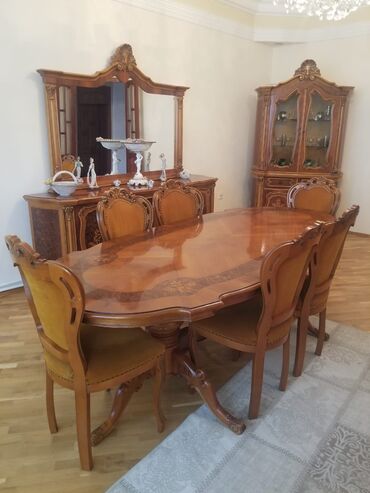 старый стол: Стол и стулья, Румыния