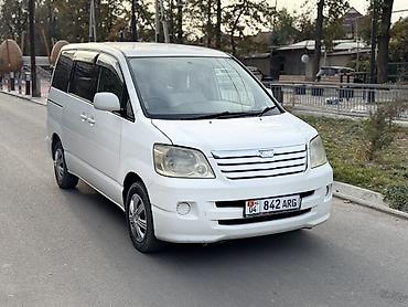 тоета минивен: Toyota Noah: 2003 г., 2 л, Автомат, Бензин, Минивэн — 1