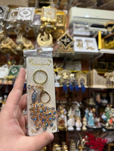 Breloklar: Milli Brloklar 3azn Xrustal Qaşlı dəmir Brloklar 9azn. Gözəl rəngli -da lalafo.az — 6 Breloklar: Milli Brloklar 3azn Xrustal Qaşlı dəmir Brloklar 9azn. Gözəl rəngli — 6