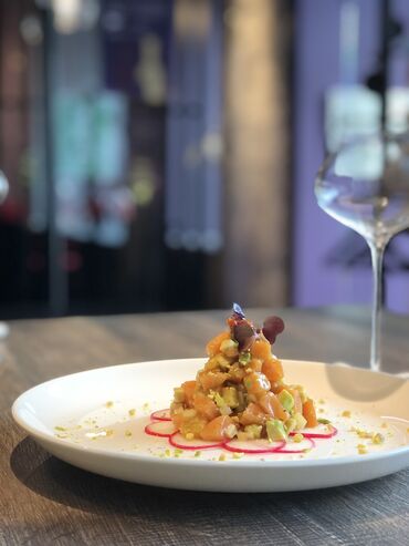 Повара: Шеф повар богатый опыт работы более 12 лет. Работал в Москве элитных — 21