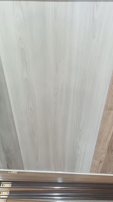 obshivka taxta qiymeti: Mebel və interyer üçün dekorativ MDF/Laminate panellər və plintuslar