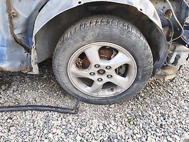 Другие детали кузова: Ауди A6 C5 седан (примерно 1997–2004 г.в.), серебристый цвет, на — 2