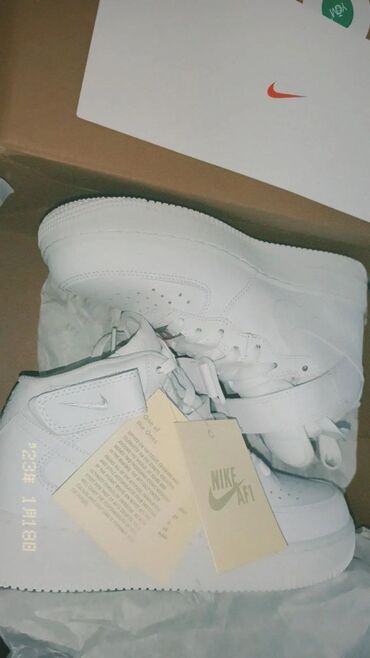 air force 1 white: Nike air force 1 (original)
Размер - 37,5 
Не подошел по размеру