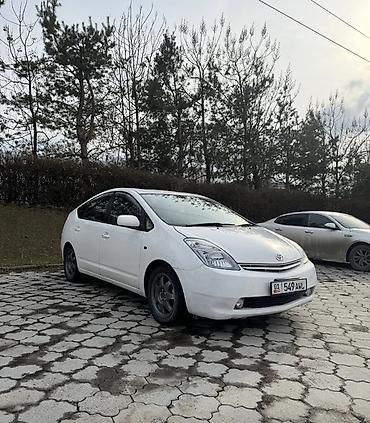 Toyota: Toyota Ist: 2004 г., Гибрид, Хэтчбэк — 1