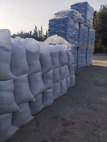 Şlaq: Qumşeben, atsep,sementin topdan və pərakəndə satışı mağazası.bir — 19