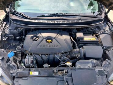 Hyundai: Hyundai Elantra: 1.8 l | 2015 il Sedan — 5