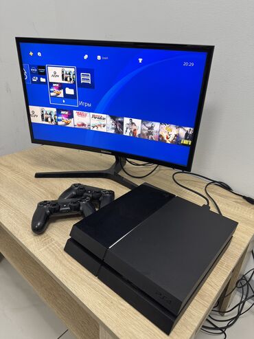 ps4 купить бу: Продаю Sony PlayStation 4 500 гб. Приставка в отличном состоянии