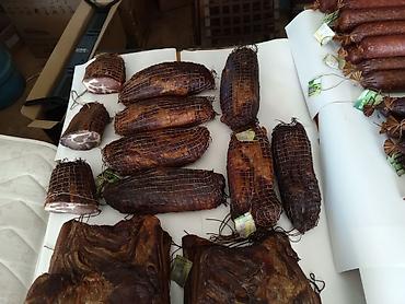Meso, riba, živinsko meso: Domaće dimljene suhomesnate delicije – svinjsko meso - Asortiman — 2
