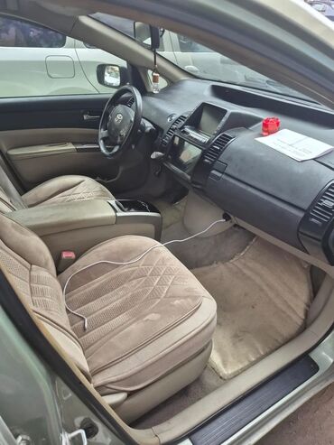 Toyota: Maşın 300 manat depozit günü 25 manat arendaya verilir idal vəzyətdədi -da lalafo.az — 6 Toyota: Maşın 300 manat depozit günü 25 manat arendaya verilir idal vəzyətdədi — 6