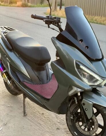 Мототехника: Макси скутер Yamaha, 180 куб. см, Бензин, Б/у