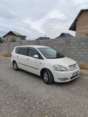 Toyota: Toyota Ipsum: 2001 г., 2.4 л, Автомат, Бензин, Минивэн