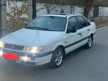 Volkswagen: Volkswagen Passat: 1994 г., 1.8 л, Механика, Бензин, Седан