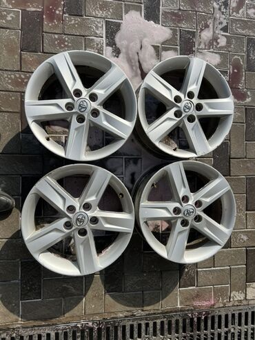 диски на тойота камри 50: Куйма Дисктер R 17 Toyota, Комплект, тешиктери - 5