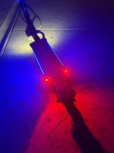 tom: Električni trotinet Dualtron sa RGB osvetljenjem orednja guma izduvala — 3