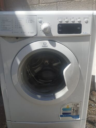 маленькая стиральная машинка: Стиральная машина Indesit, Б/у, Автомат, До 7 кг, Компактная