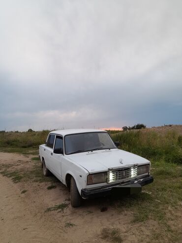авто лизинг рассрочка: ВАЗ (ЛАДА) 2107: 2004 г., 1.5 л, Механика, Бензин, Седан
