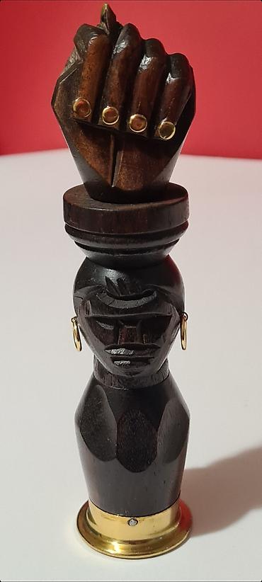 forma ideale ormari sa ogledalom: - Upečatljiv i simboličan komad, ova vintage rezbarena figura služi i — 10