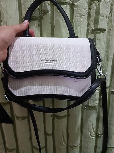 сумка tommy hilfiger: Классическая сумка, Материал: Комбинированный материал, Застежка на магните, Женские, Б/у — 3