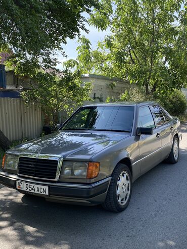 мерседес е 230: Mercedes-Benz 230: 1992 г., 2.3 л, Механика, Бензин, Седан