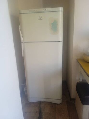 запчасти телевизор: Холодильник Indesit, Двухкамерный