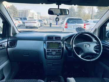 Toyota: Toyota Ipsum: 2002 г., 2.4 л, Автомат, Бензин, Минивэн — 10