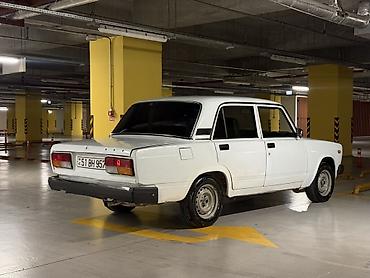 polkalı disk: VAZ 2107 “Classic” sedan - Kuzov: 4 qapılı, ağ rəng, sadə və düz — 1