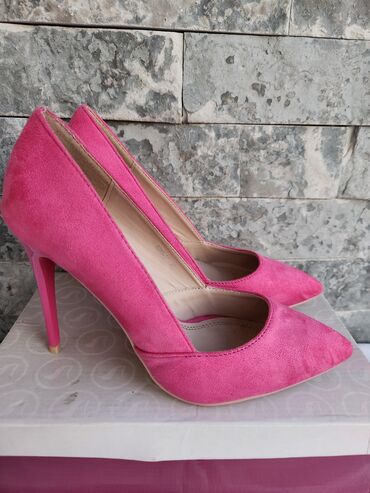 Salonke: Salonke, 40 — 3