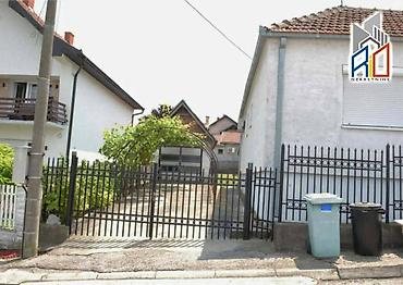Houses for sale: Na prodaju useljive 2 kuće u mirnom delu Uba! Ukupna površina 180m2 — 5