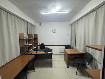 Офисы: Сдаю Офис, 12 м², В административном здании, 1 линия