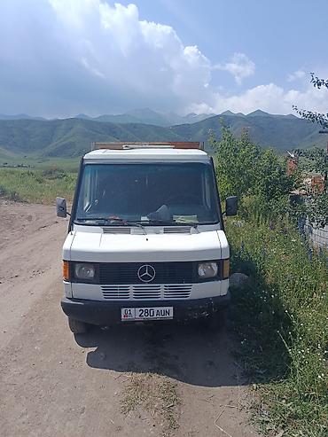 света диоты: Mercedes-Benz T2 (207/208/210) бортовой грузовик с двойной кабиной. - — 2
