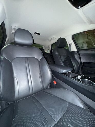 Kia: Kia K5: 2021 г., 2 л, Газ — 9