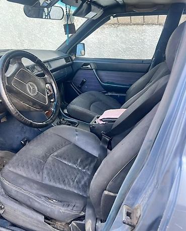 Mercedes-Benz: Mercedes-Benz E 250: 2 л | 1988 г. Седан — 3