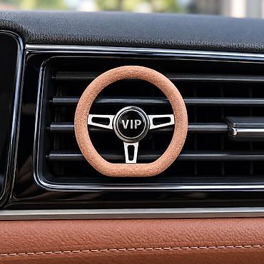 met: VIP yazılı sükan formalı hava təravətləndiricisi — 2 × 10 ml ətirlə — 3