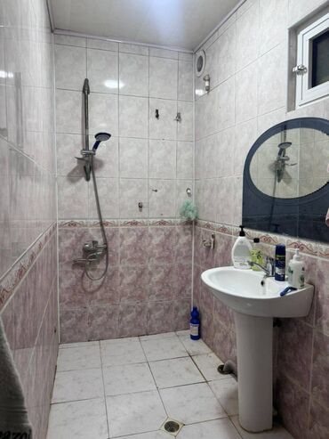 Uzunmüddətli kirayə mənzillər: Yasama rayonu,Yeni yasamal,Qismət şadlıq sarayı tərəfə qalxanda,9 — 9